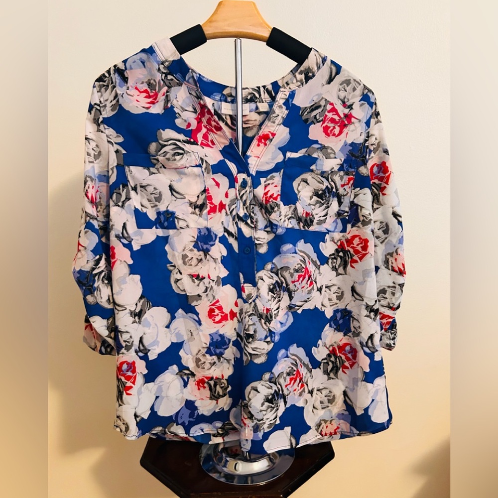 NY and Company baby blue blouse with flowers
